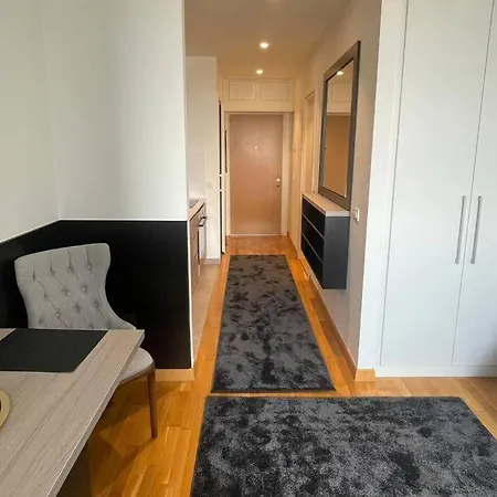 H2o-front Apartment